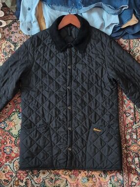 Barbour Men’s Black Eakdale Quilted Jacket with Cord Collar